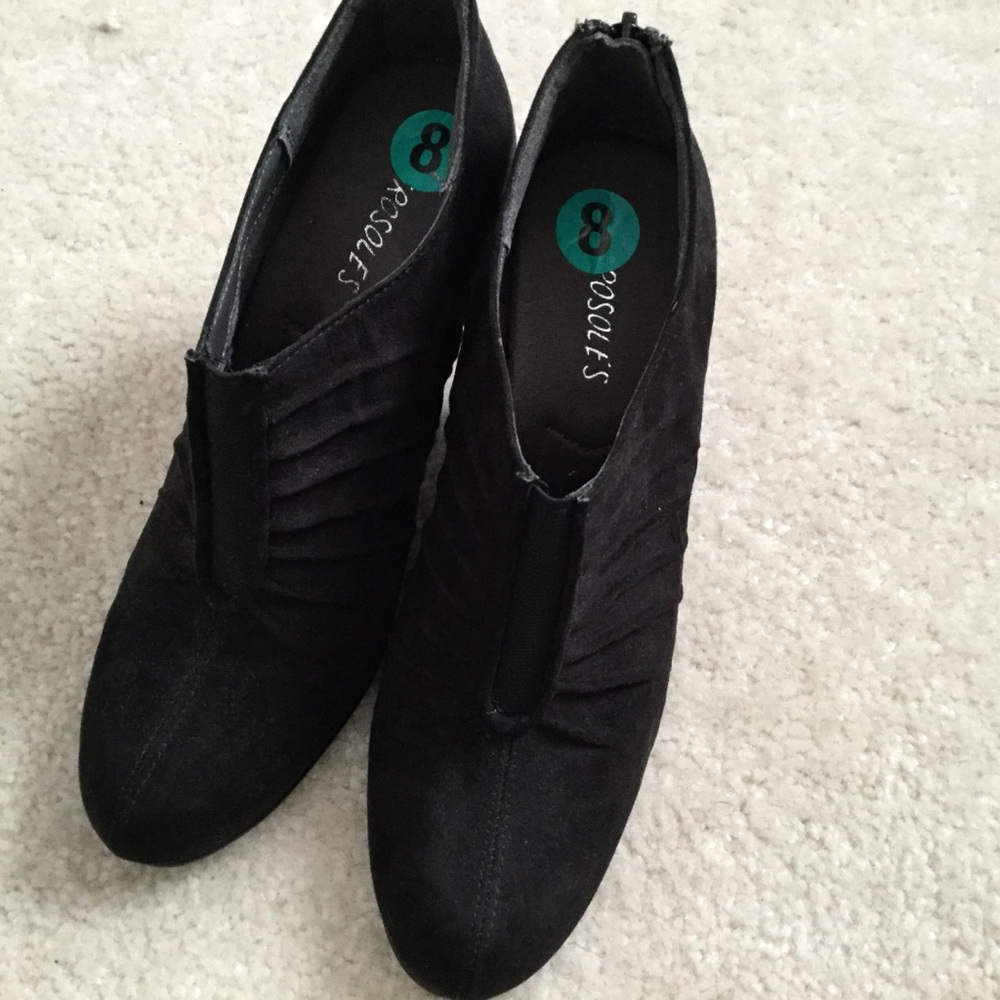 Aerosoles Size 8 heels Black